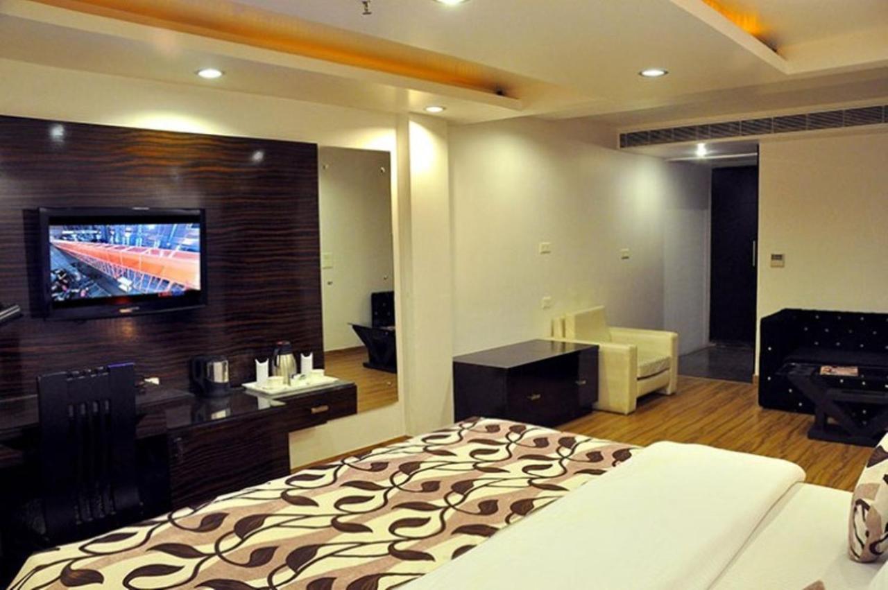 Hotel Elegance New Delhi Luaran gambar