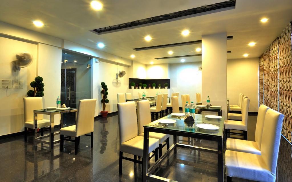Hotel Elegance New Delhi Luaran gambar