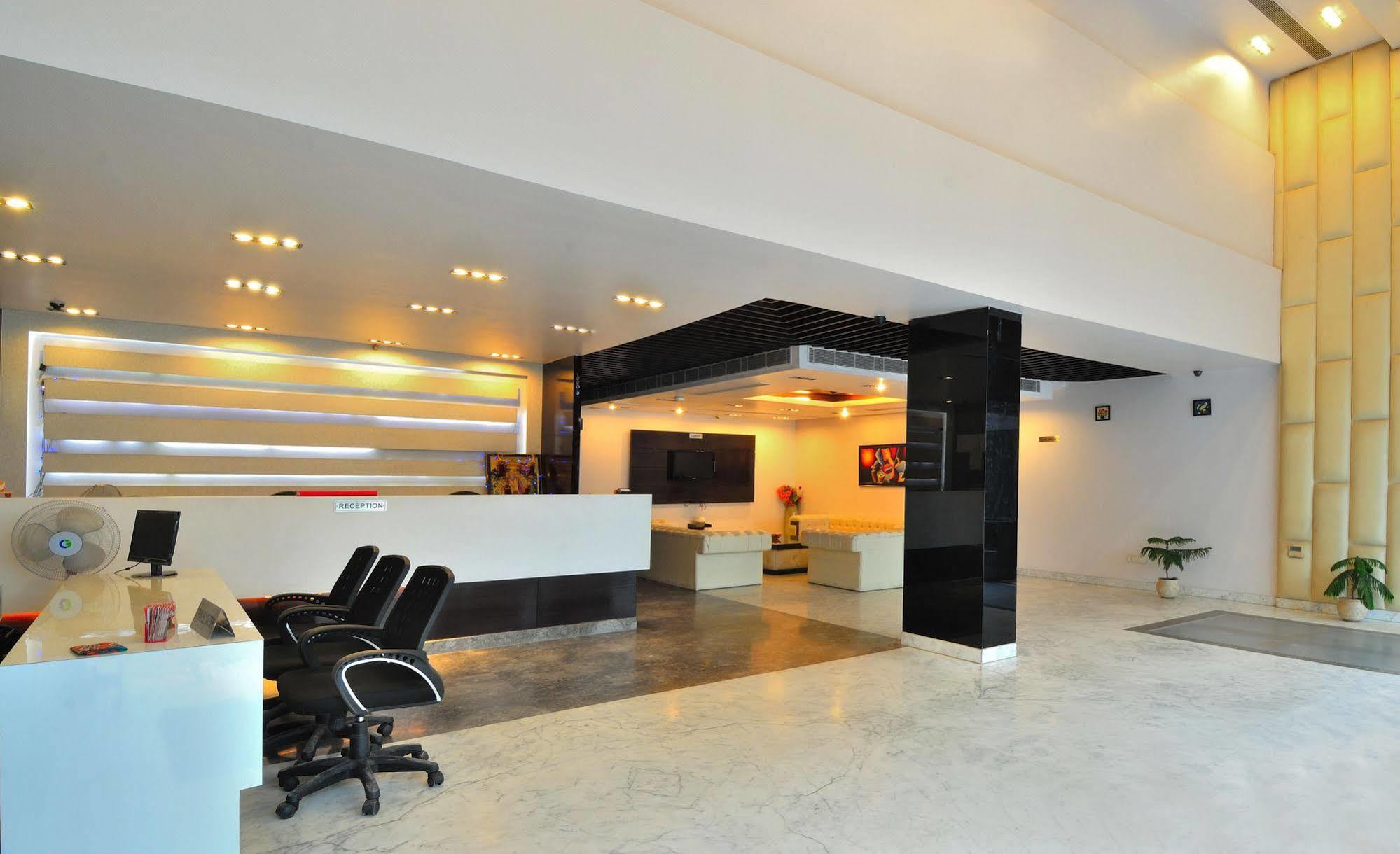 Hotel Elegance New Delhi Luaran gambar