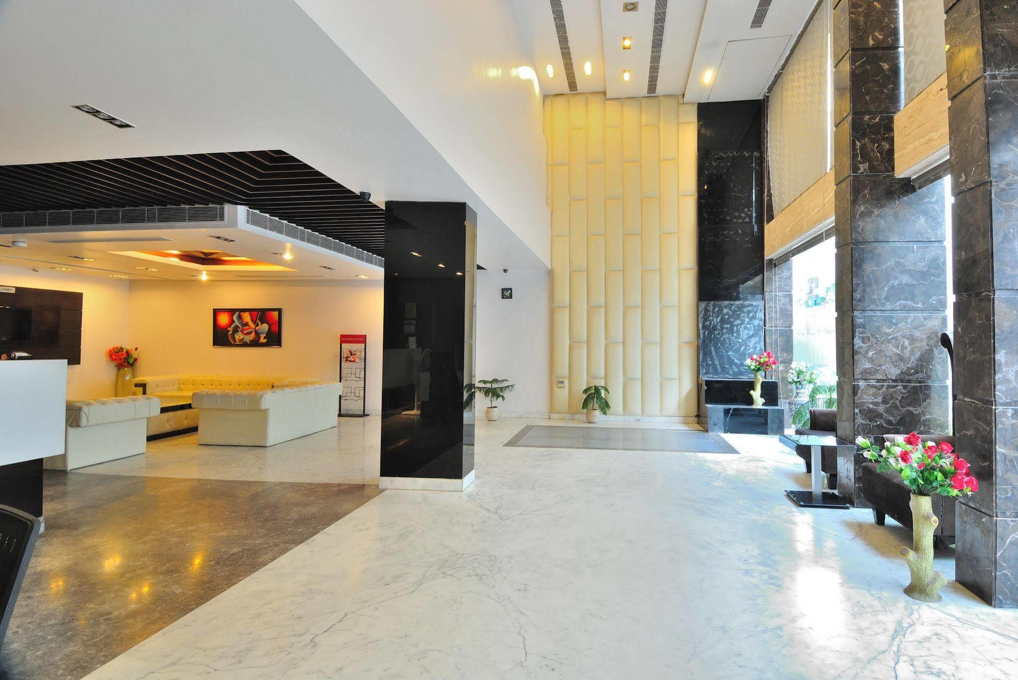 Hotel Elegance New Delhi Luaran gambar