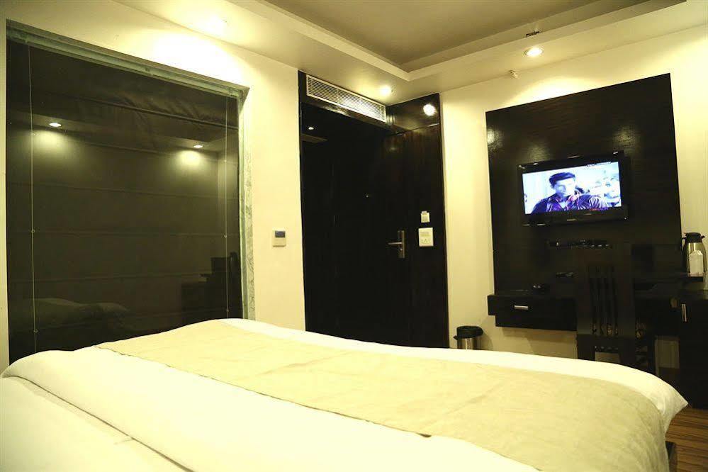 Hotel Elegance New Delhi Luaran gambar